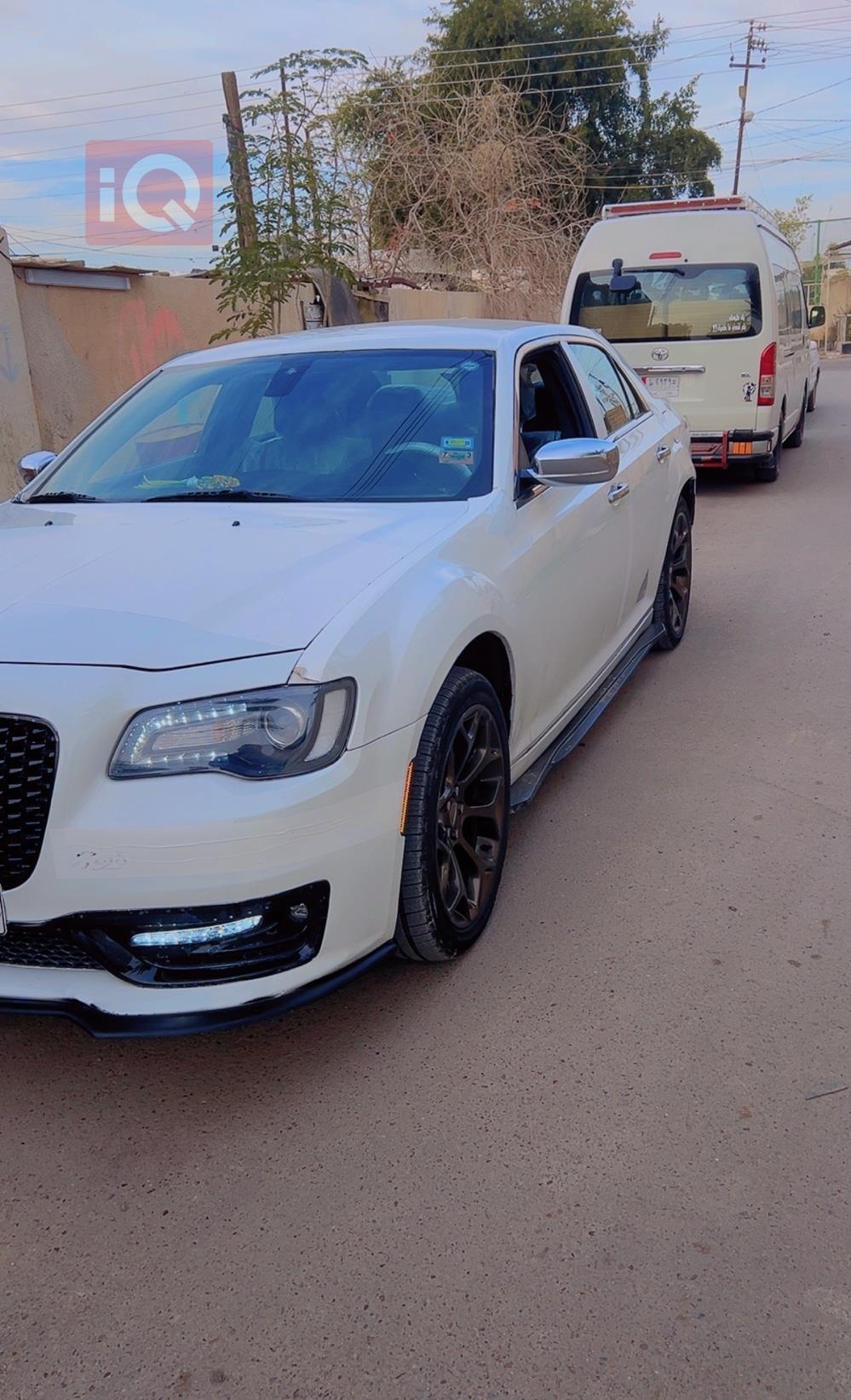 كرايسلر 300